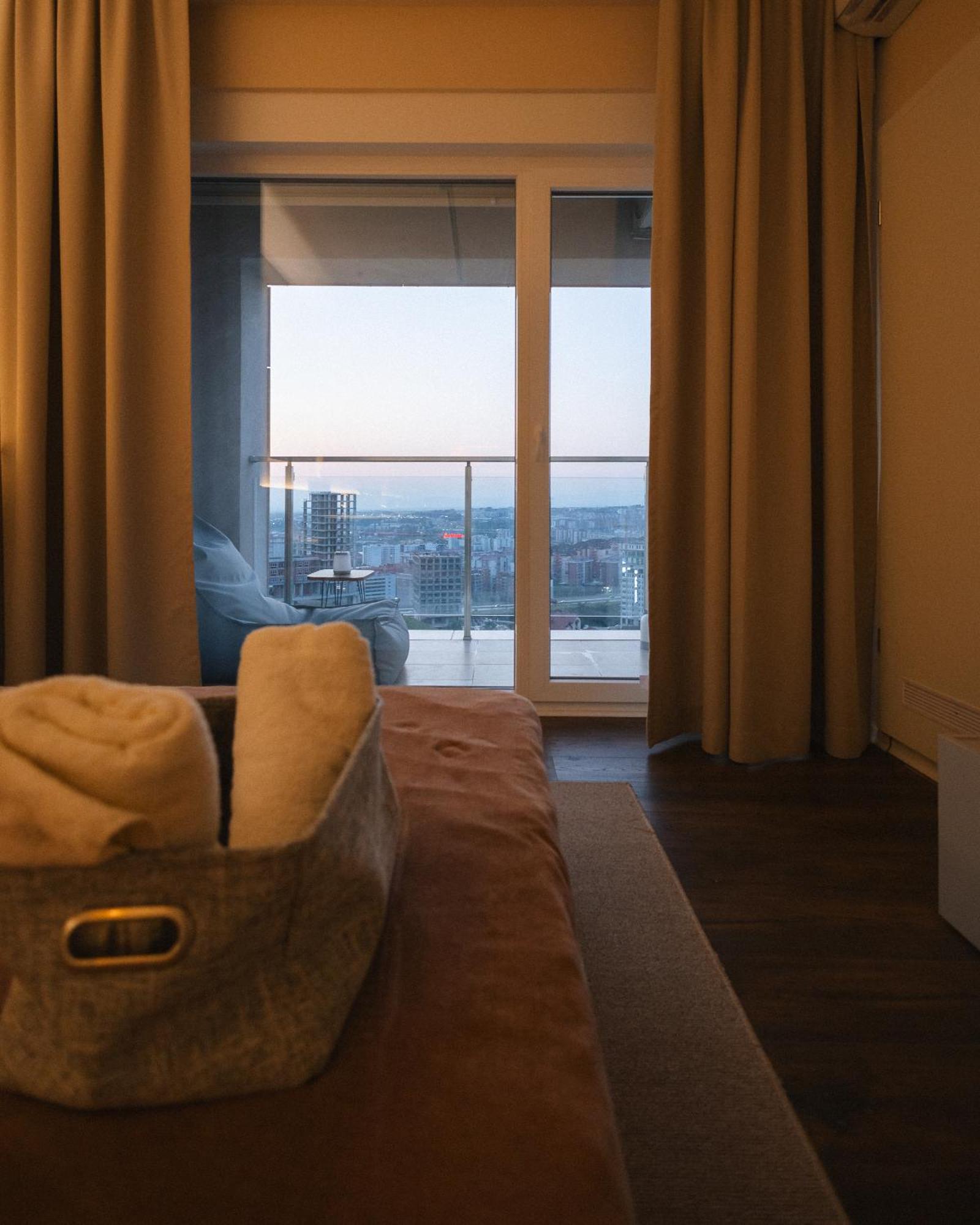 Etern Apart Hotel Пристина Екстериор снимка